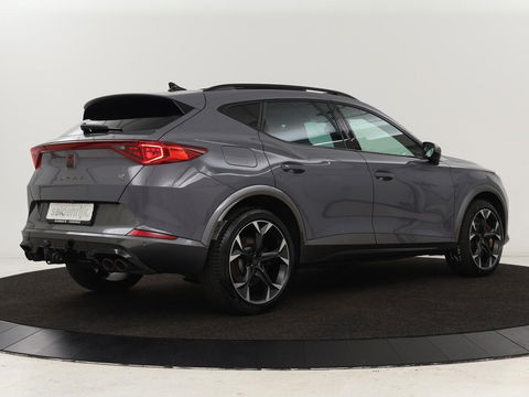 CUPRA Formentor 2.0 TSI VZ | 310pk | Panoramadak | Leder | Trekhaak | Stoel & stuurverwarming | Carplay | Adaptive cruise | Camera | Keyless | Full LED | Sportstoelen