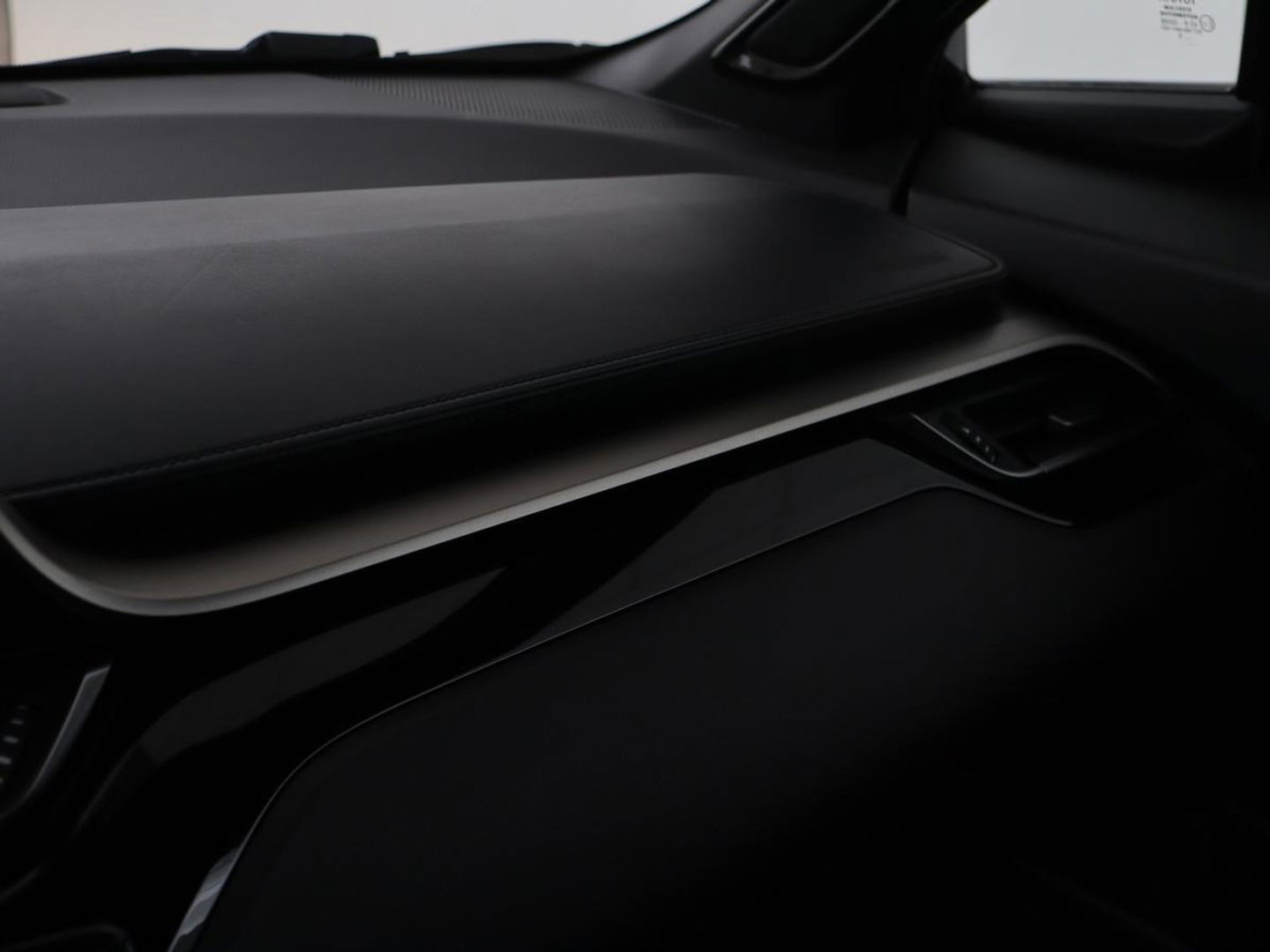 Toyota C-HR 1.8 Hybrid Style | Stoelverwarming | Navigatie | Adaptive cruise | Camera | Trekhaak | JBL audio | Dodehoek detectie | Keyless