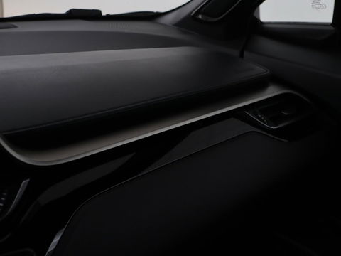 Toyota C-HR 1.8 Hybrid Style | Stoelverwarming | Navigatie | Adaptive cruise | Camera | Trekhaak | JBL audio | Dodehoek detectie | Keyless