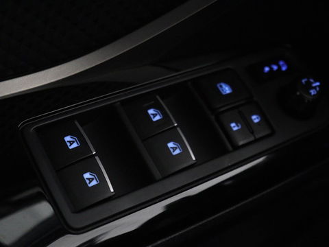 Toyota C-HR 1.8 Hybrid Style | Stoelverwarming | Navigatie | Adaptive cruise | Camera | Trekhaak | JBL audio | Dodehoek detectie | Keyless