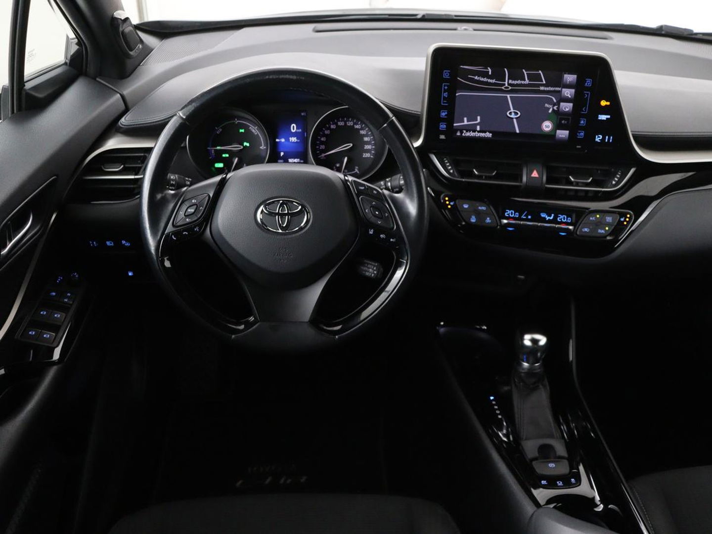 Toyota C-HR 1.8 Hybrid Style | Stoelverwarming | Navigatie | Adaptive cruise | Camera | Trekhaak | JBL audio | Dodehoek detectie | Keyless