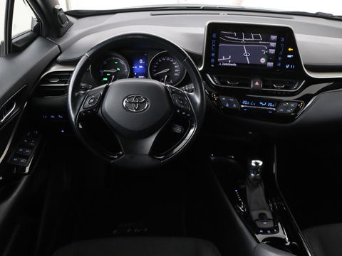 Toyota C-HR 1.8 Hybrid Style | Stoelverwarming | Navigatie | Adaptive cruise | Camera | Trekhaak | JBL audio | Dodehoek detectie | Keyless