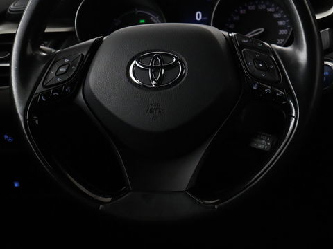 Toyota C-HR 1.8 Hybrid Style | Stoelverwarming | Navigatie | Adaptive cruise | Camera | Trekhaak | JBL audio | Dodehoek detectie | Keyless