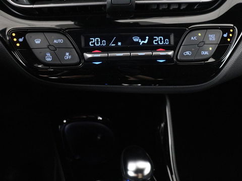 Toyota C-HR 1.8 Hybrid Style | Stoelverwarming | Navigatie | Adaptive cruise | Camera | Trekhaak | JBL audio | Dodehoek detectie | Keyless