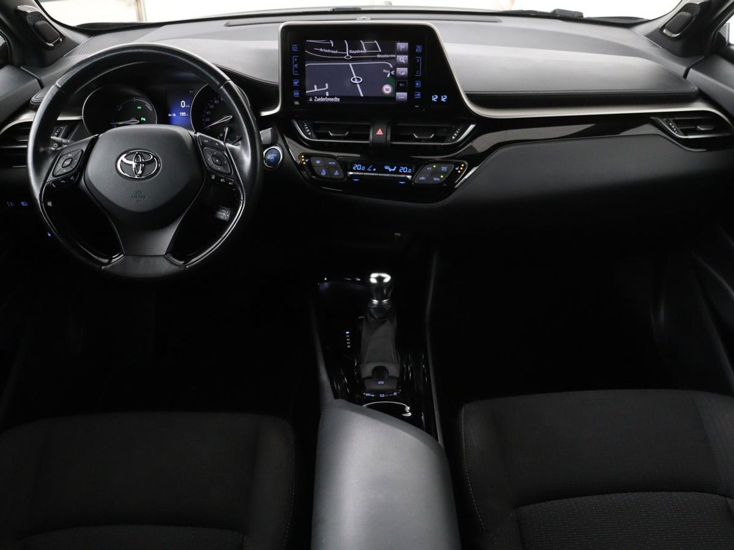 Toyota C-HR 1.8 Hybrid Style | Stoelverwarming | Navigatie | Adaptive cruise | Camera | Trekhaak | JBL audio | Dodehoek detectie | Keyless