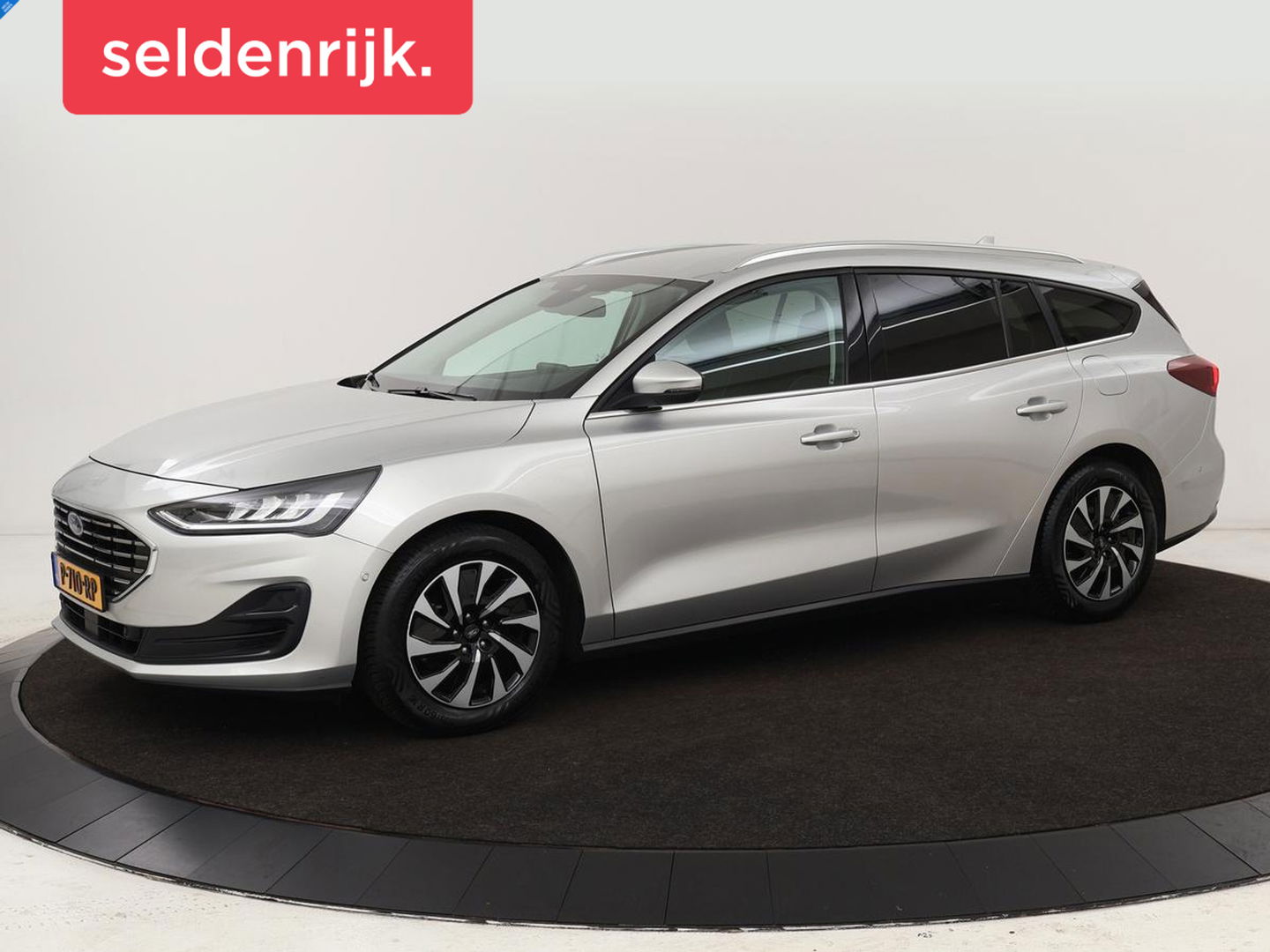 Ford Focus 1.0 EcoBoost Hybrid Titanium Style | Stoel & stuurverwarming | Camera | Full LED | Carplay | Climate control | Navigatie | Park Assist | Getint glas