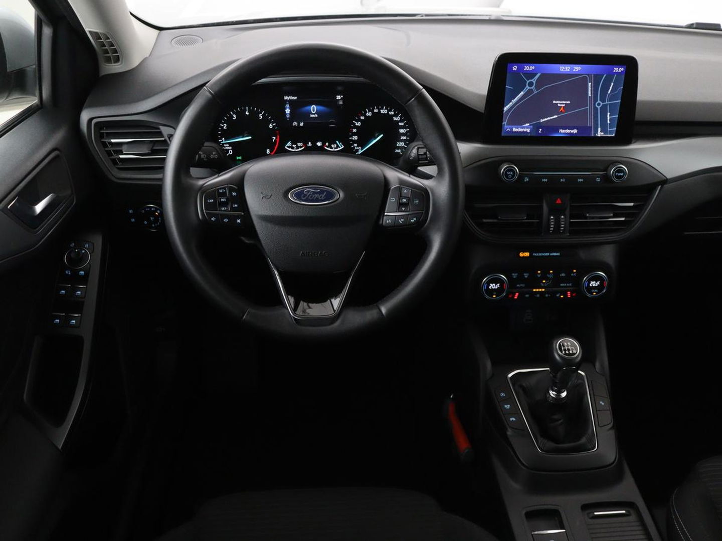 Ford Focus 1.0 EcoBoost Hybrid Titanium Style | Stoel & stuurverwarming | Camera | Full LED | Carplay | Climate control | Navigatie | Park Assist | Getint glas