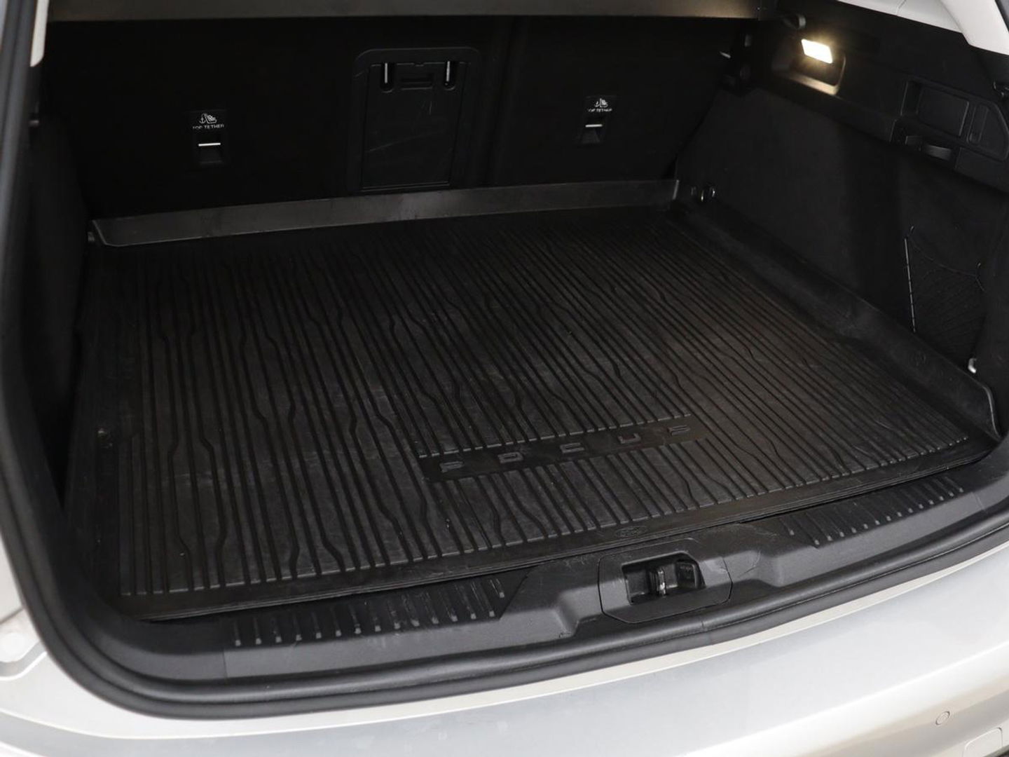 Ford Focus 1.0 EcoBoost Hybrid Titanium Style | Stoel & stuurverwarming | Camera | Full LED | Carplay | Climate control | Navigatie | Park Assist | Getint glas