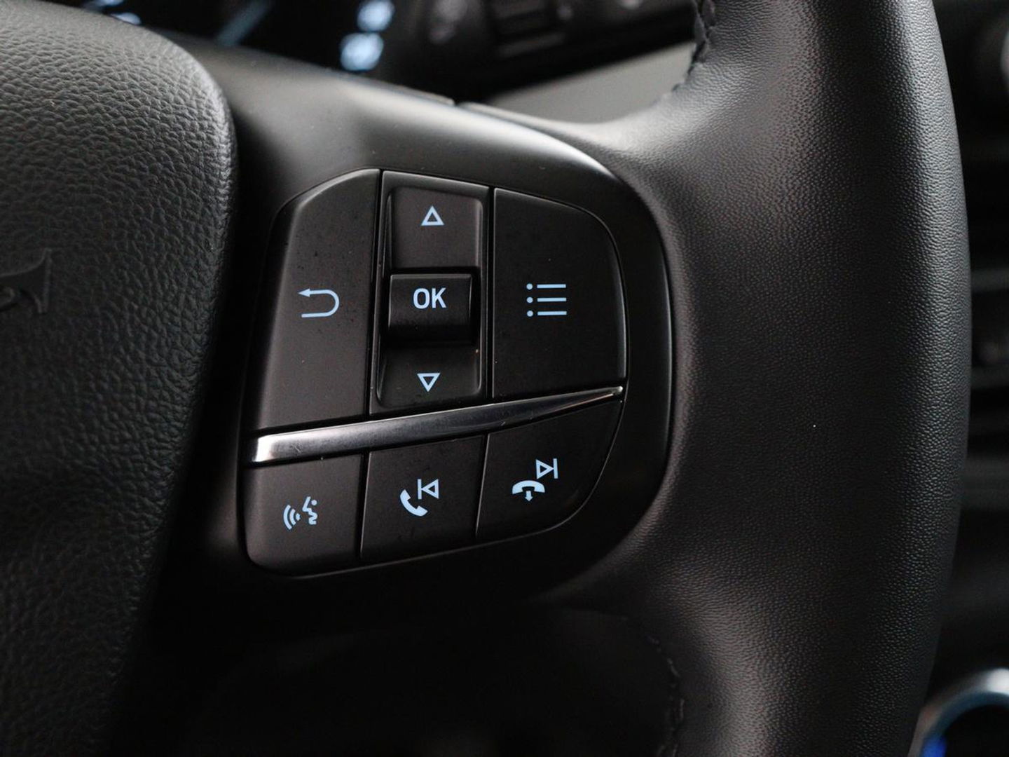 Ford Focus 1.0 EcoBoost Hybrid Titanium Style | Stoel & stuurverwarming | Camera | Full LED | Carplay | Climate control | Navigatie | Park Assist | Getint glas