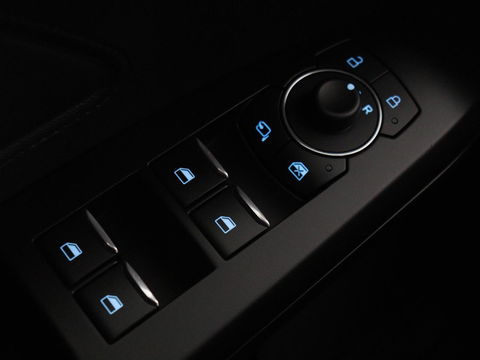 Ford Focus 1.0 EcoBoost Hybrid Titanium Style | Stoel & stuurverwarming | Camera | Full LED | Carplay | Climate control | Navigatie | Park Assist | Getint glas