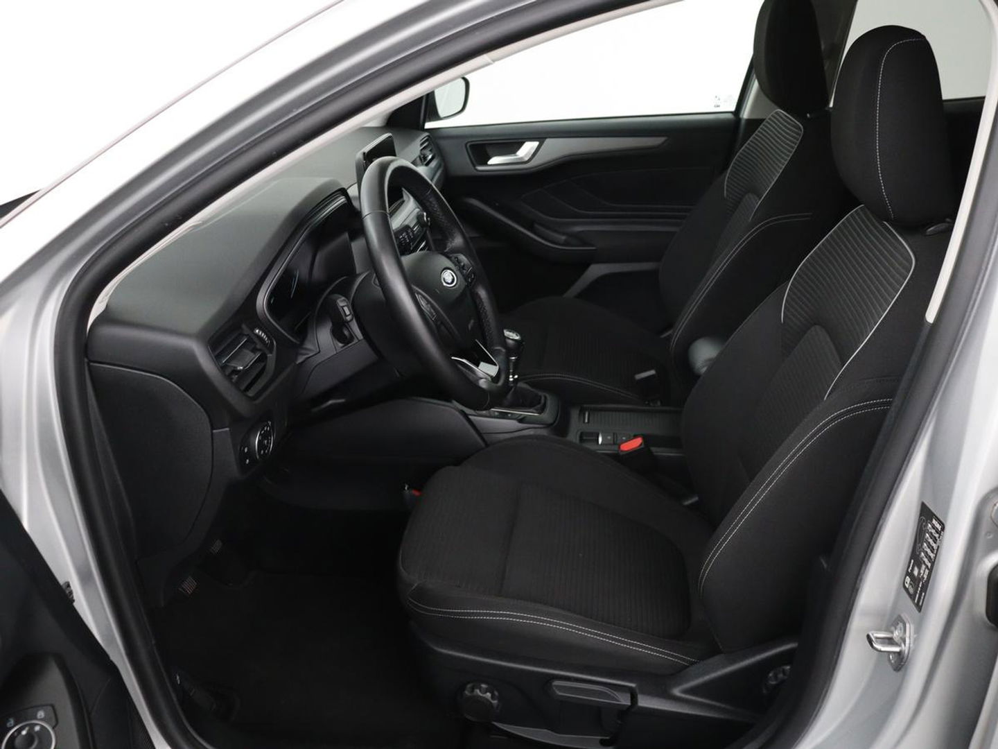 Ford Focus 1.0 EcoBoost Hybrid Titanium Style | Stoel & stuurverwarming | Camera | Full LED | Carplay | Climate control | Navigatie | Park Assist | Getint glas