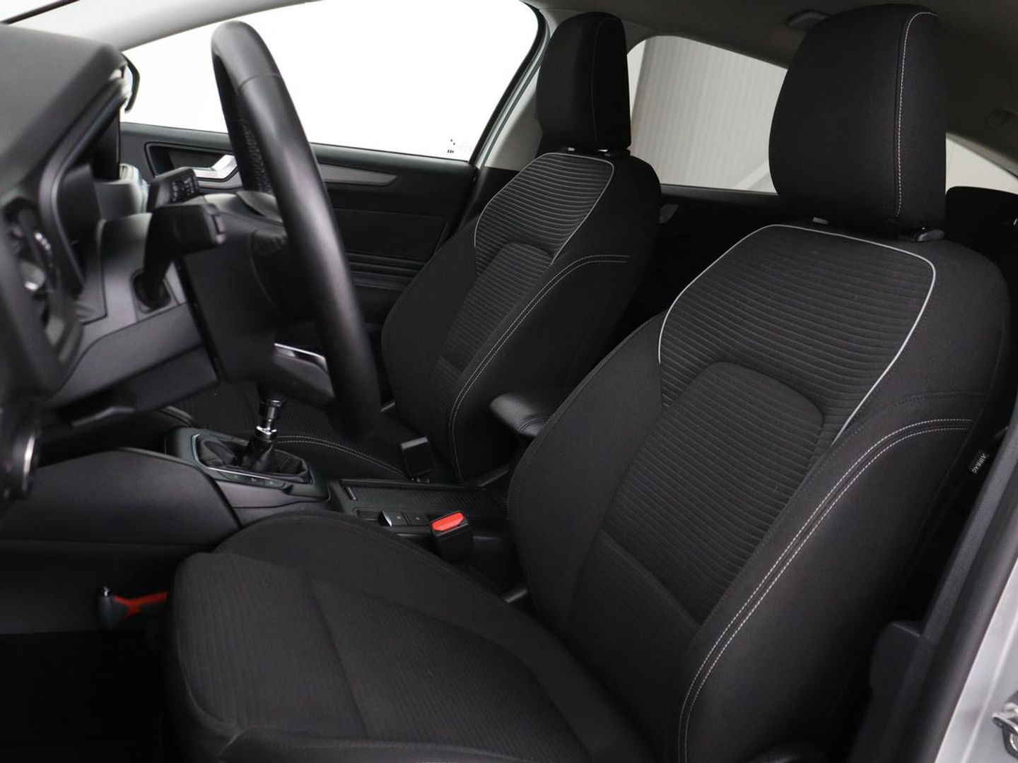 Ford Focus 1.0 EcoBoost Hybrid Titanium Style | Stoel & stuurverwarming | Camera | Full LED | Carplay | Climate control | Navigatie | Park Assist | Getint glas