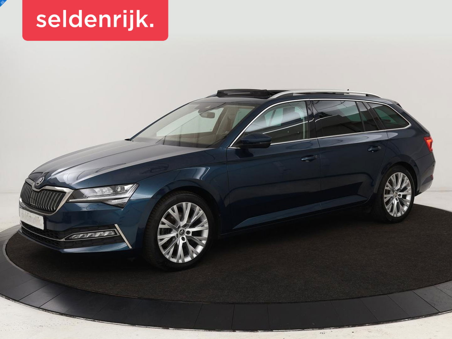 Škoda Superb 1.4 TSI iV Business Edition Plus | Panoramadak | Stoel & stuurverwarming | Adaptive cruise | Virtual Cockpit | Canton Sound | Memory | Carplay | Achterbankverwarming | Navigatie