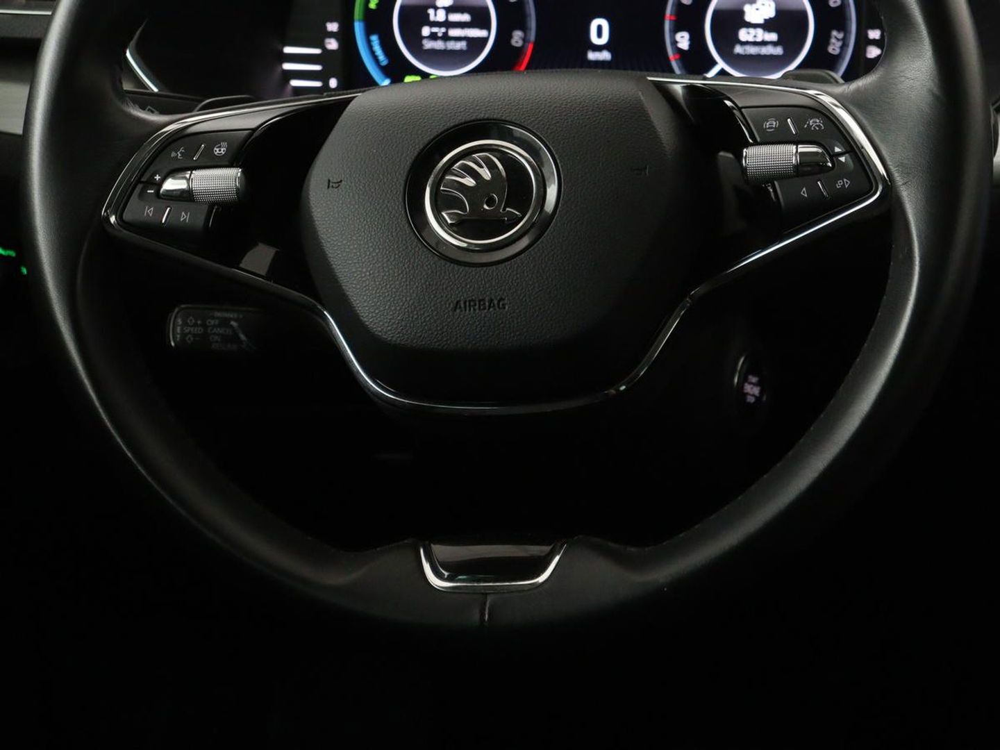 Škoda Superb 1.4 TSI iV Business Edition Plus | Panoramadak | Stoel & stuurverwarming | Adaptive cruise | Virtual Cockpit | Canton Sound | Memory | Carplay | Achterbankverwarming | Navigatie