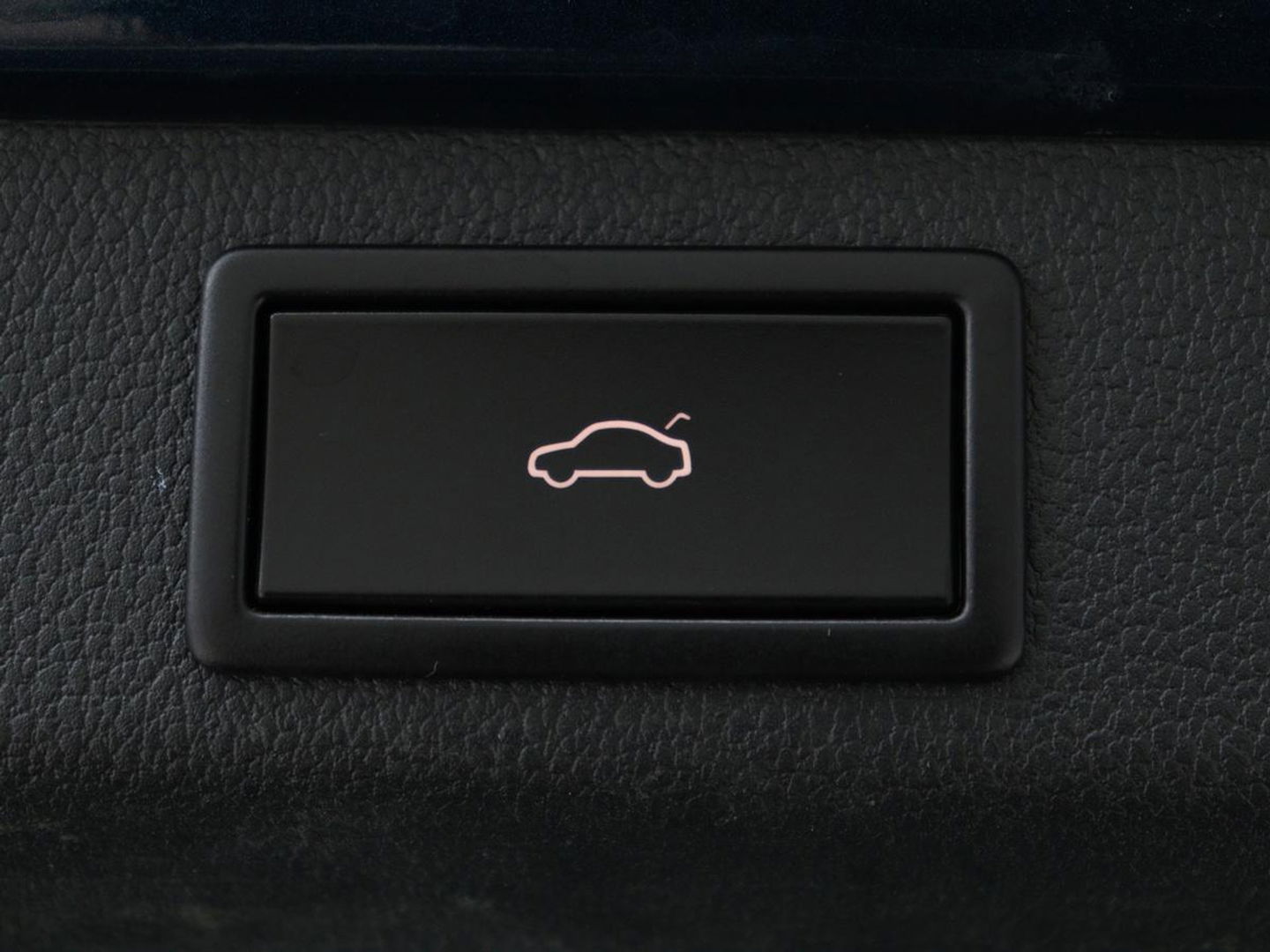 Škoda Superb 1.4 TSI iV Business Edition Plus | Panoramadak | Stoel & stuurverwarming | Adaptive cruise | Virtual Cockpit | Canton Sound | Memory | Carplay | Achterbankverwarming | Navigatie