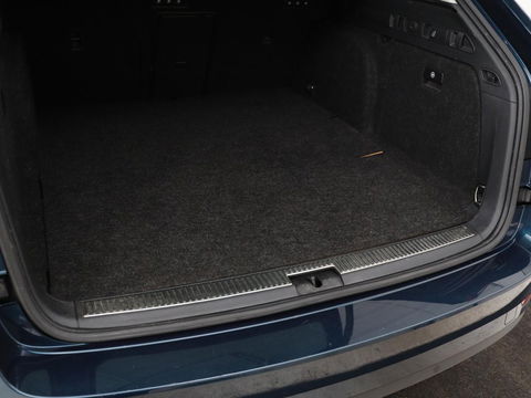 Škoda Superb 1.4 TSI iV Business Edition Plus | Panoramadak | Stoel & stuurverwarming | Adaptive cruise | Virtual Cockpit | Canton Sound | Memory | Carplay | Achterbankverwarming | Navigatie