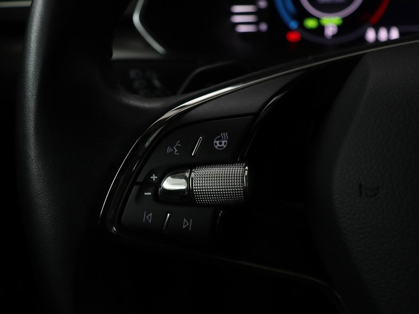 Škoda Superb 1.4 TSI iV Business Edition Plus | Panoramadak | Stoel & stuurverwarming | Adaptive cruise | Virtual Cockpit | Canton Sound | Memory | Carplay | Achterbankverwarming | Navigatie