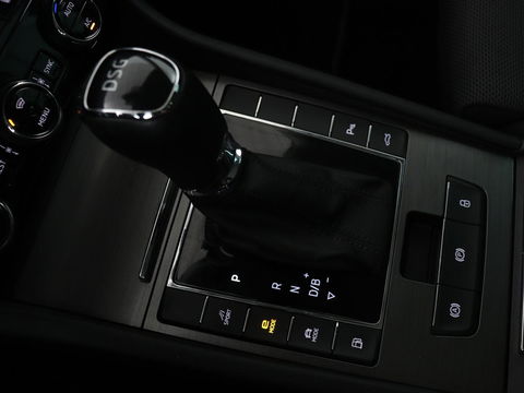 Škoda Superb 1.4 TSI iV Business Edition Plus | Panoramadak | Stoel & stuurverwarming | Adaptive cruise | Virtual Cockpit | Canton Sound | Memory | Carplay | Achterbankverwarming | Navigatie