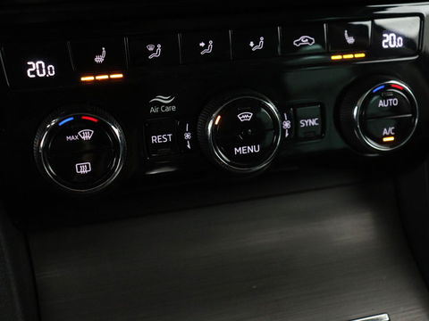 Škoda Superb 1.4 TSI iV Business Edition Plus | Panoramadak | Stoel & stuurverwarming | Adaptive cruise | Virtual Cockpit | Canton Sound | Memory | Carplay | Achterbankverwarming | Navigatie