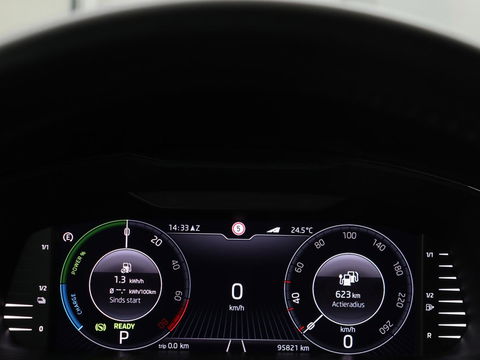 Škoda Superb 1.4 TSI iV Business Edition Plus | Panoramadak | Stoel & stuurverwarming | Adaptive cruise | Virtual Cockpit | Canton Sound | Memory | Carplay | Achterbankverwarming | Navigatie