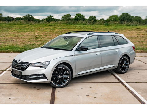 Škoda Superb Combi 1.4 TSI iV Sportline Business | PANO | TREKHAAK | ALCANTARA