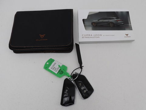 CUPRA Leon 1.4 e-Hybrid | Camera | Adaptive cruise | Stuurverwarming | Navigatie | Sfeerverlichting | Keyless | Full LED | PHEV