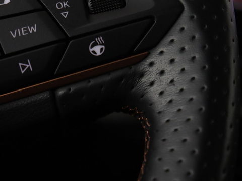 CUPRA Leon 1.4 e-Hybrid | Camera | Adaptive cruise | Stuurverwarming | Navigatie | Sfeerverlichting | Keyless | Full LED | PHEV