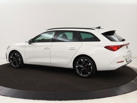 CUPRA Leon 1.4 e-Hybrid | Camera | Adaptive cruise | Stuurverwarming | Navigatie | Sfeerverlichting | Keyless | Full LED | PHEV