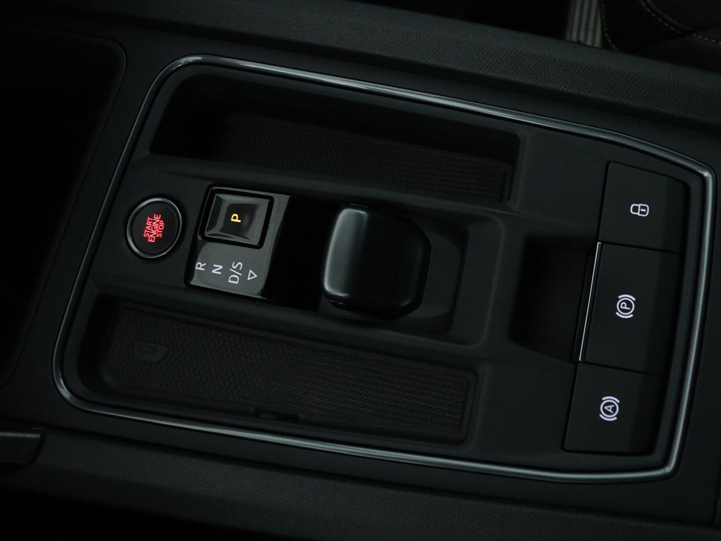 CUPRA Leon 1.4 e-Hybrid | Camera | Adaptive cruise | Stuurverwarming | Navigatie | Sfeerverlichting | Keyless | Full LED | PHEV