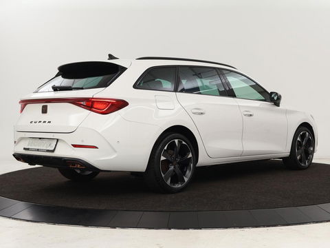 CUPRA Leon 1.4 e-Hybrid | Camera | Adaptive cruise | Stuurverwarming | Navigatie | Sfeerverlichting | Keyless | Full LED | PHEV