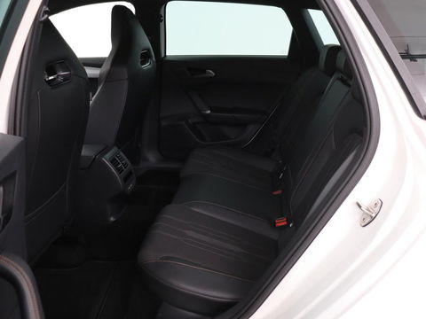 CUPRA Leon 1.4 e-Hybrid | Camera | Adaptive cruise | Stuurverwarming | Navigatie | Sfeerverlichting | Keyless | Full LED | PHEV