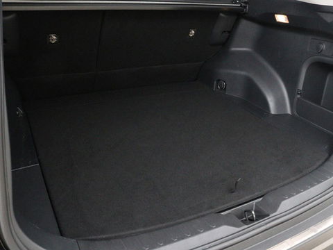 Toyota RAV4 2.5 Hybrid AWD Dynamic | Stoel & stuurverwarming | Trekhaak | Camera | Carplay | Full LED | Keyless | Navigatie