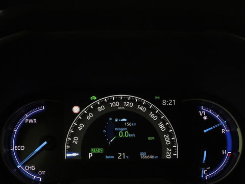 Toyota RAV4 2.5 Hybrid AWD Dynamic | Stoel & stuurverwarming | Trekhaak | Camera | Carplay | Full LED | Keyless | Navigatie