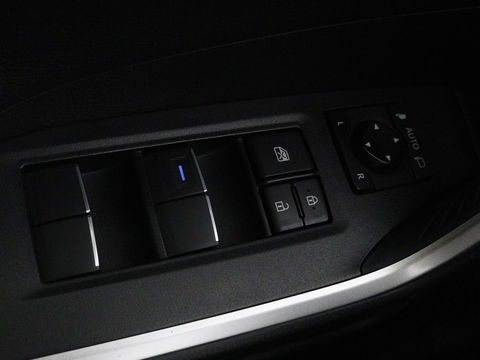 Toyota RAV4 2.5 Hybrid AWD Dynamic | Stoel & stuurverwarming | Trekhaak | Camera | Carplay | Full LED | Keyless | Navigatie