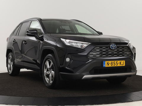 Toyota RAV4 2.5 Hybrid AWD Dynamic | Stoel & stuurverwarming | Trekhaak | Camera | Carplay | Full LED | Keyless | Navigatie