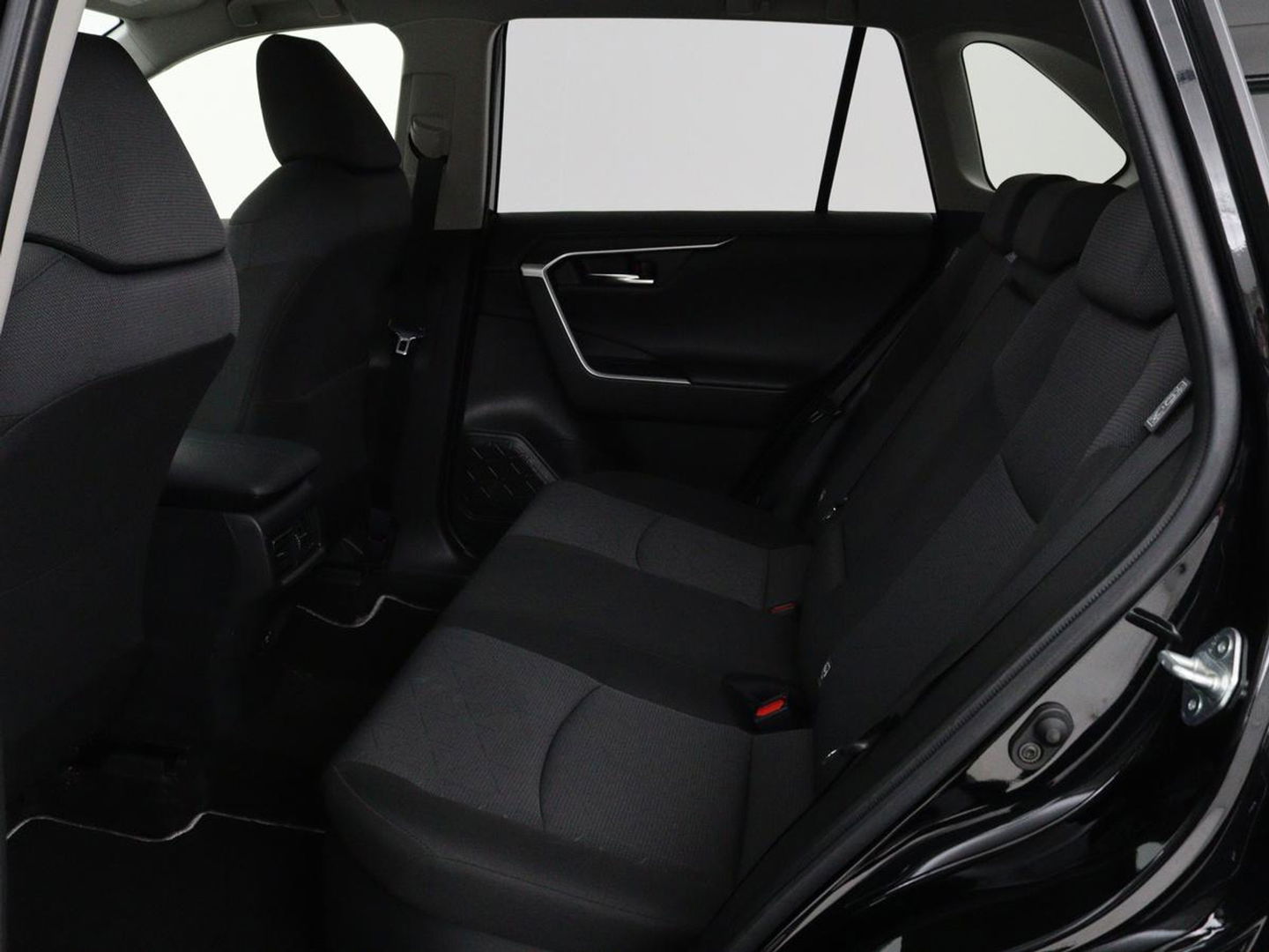 Toyota RAV4 2.5 Hybrid AWD Dynamic | Stoel & stuurverwarming | Trekhaak | Camera | Carplay | Full LED | Keyless | Navigatie