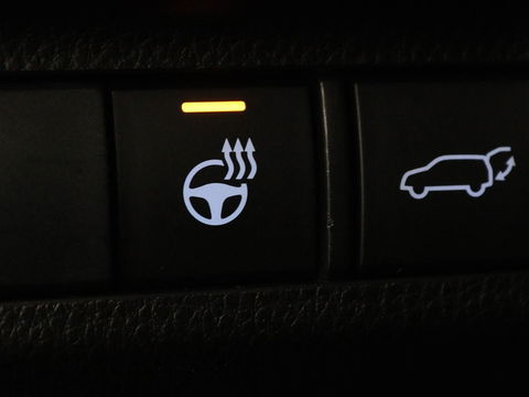 Toyota RAV4 2.5 Hybrid AWD Dynamic | Stoel & stuurverwarming | Trekhaak | Camera | Carplay | Full LED | Keyless | Navigatie