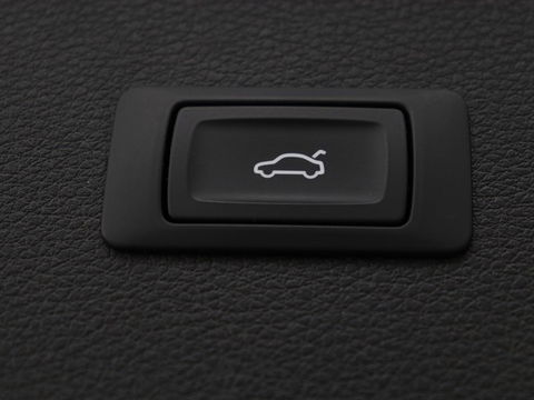 Audi Q5 55 TFSI e quattro S Line | Panoramadak | Trekhaak | Leder | Stoelverwarming | Camera | Virtual Cockpit | Navigatie | Full LED | Audi Sound