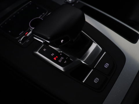 Audi Q5 55 TFSI e quattro S Line | Panoramadak | Trekhaak | Leder | Stoelverwarming | Camera | Virtual Cockpit | Navigatie | Full LED | Audi Sound