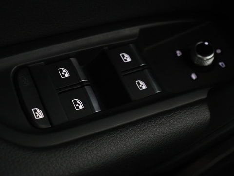 Audi Q5 55 TFSI e quattro S Line | Panoramadak | Trekhaak | Leder | Stoelverwarming | Camera | Virtual Cockpit | Navigatie | Full LED | Audi Sound