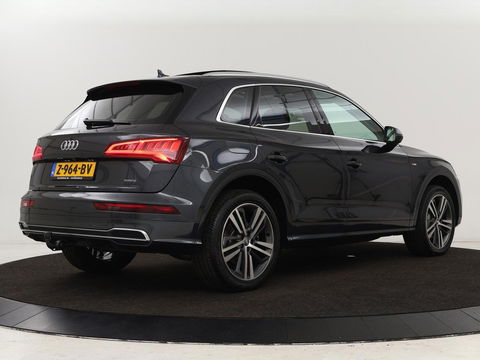 Audi Q5 55 TFSI e quattro S Line | Panoramadak | Trekhaak | Leder | Stoelverwarming | Camera | Virtual Cockpit | Navigatie | Full LED | Audi Sound