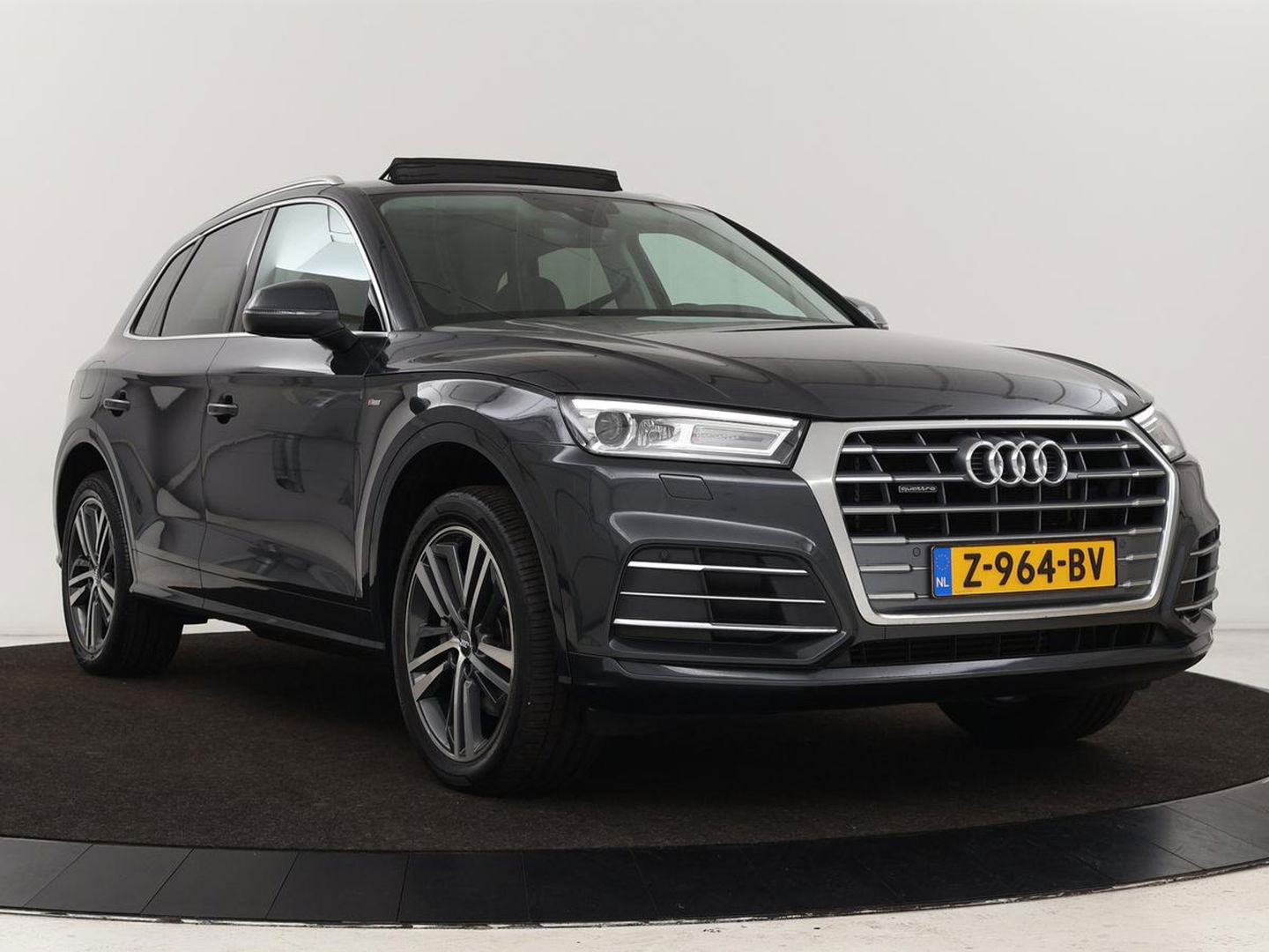 Audi Q5 55 TFSI e quattro S Line | Panoramadak | Trekhaak | Leder | Stoelverwarming | Camera | Virtual Cockpit | Navigatie | Full LED | Audi Sound