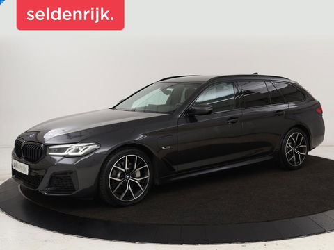 BMW 5 Serie 530e xDrive M Sport | Leder | Stoel & stuurverwarming | Sfeerverlichting | Adaptief LED | Carplay | Camera | Live cockpit | Navigatie