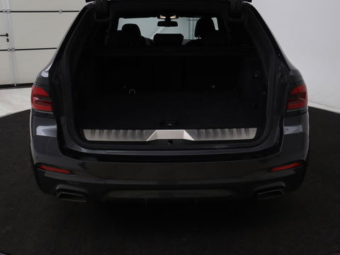BMW 5 Serie 530e xDrive M Sport | Leder | Stoel & stuurverwarming | Sfeerverlichting | Adaptief LED | Carplay | Camera | Live cockpit | Navigatie