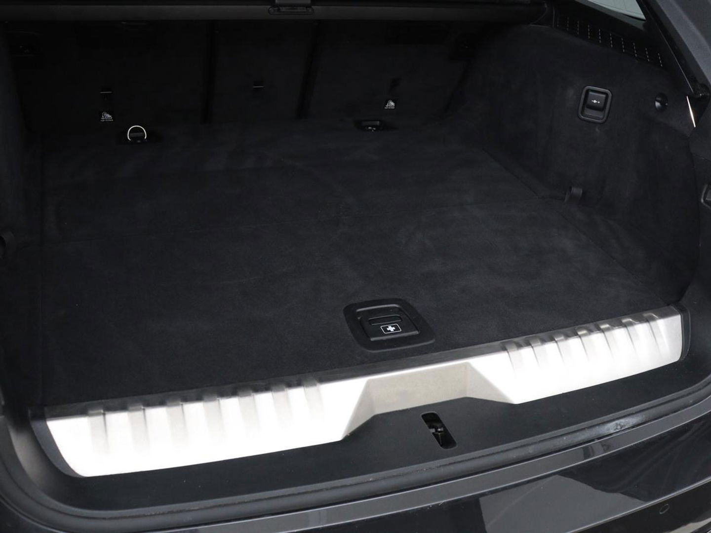 BMW 5 Serie 530e xDrive M Sport | Leder | Stoel & stuurverwarming | Sfeerverlichting | Adaptief LED | Carplay | Camera | Live cockpit | Navigatie