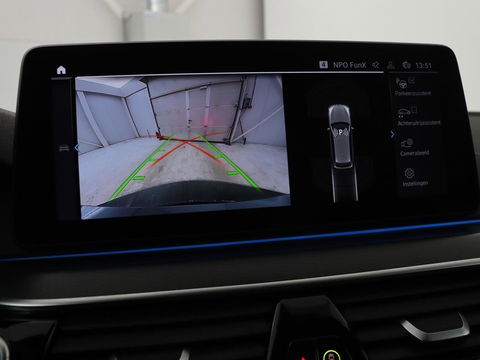 BMW 5 Serie 530e xDrive M Sport | Leder | Stoel & stuurverwarming | Sfeerverlichting | Adaptief LED | Carplay | Camera | Live cockpit | Navigatie