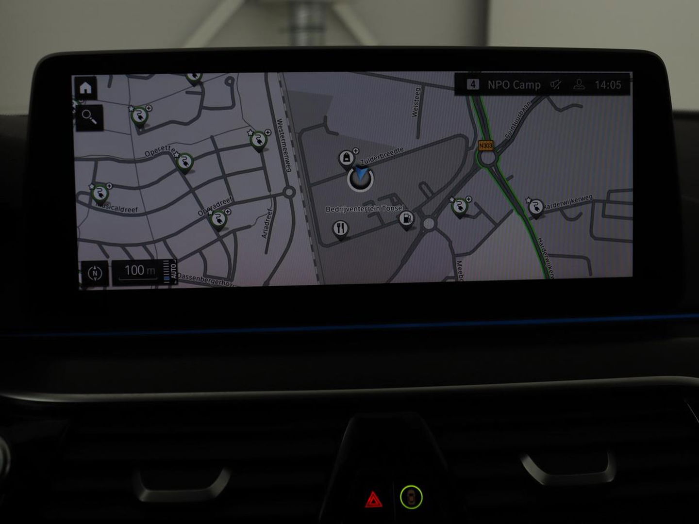BMW 5 Serie 530e xDrive M Sport | Leder | Stoel & stuurverwarming | Sfeerverlichting | Adaptief LED | Carplay | Camera | Live cockpit | Navigatie