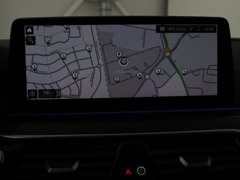 BMW 5 Serie 530e xDrive M Sport | Leder | Stoel & stuurverwarming | Sfeerverlichting | Adaptief LED | Carplay | Camera | Live cockpit | Navigatie