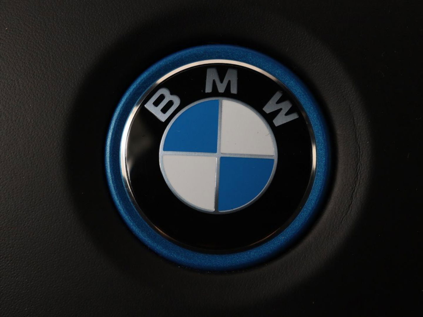 BMW 5 Serie 530e xDrive M Sport | Leder | Stoel & stuurverwarming | Sfeerverlichting | Adaptief LED | Carplay | Camera | Live cockpit | Navigatie