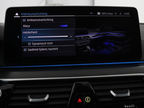 BMW 5 Serie 530e xDrive M Sport | Leder | Stoel & stuurverwarming | Sfeerverlichting | Adaptief LED | Carplay | Camera | Live cockpit | Navigatie
